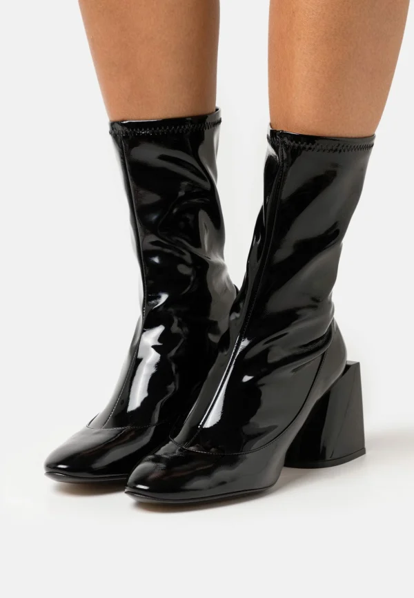 N°21 Boots – Bottines – Black 1