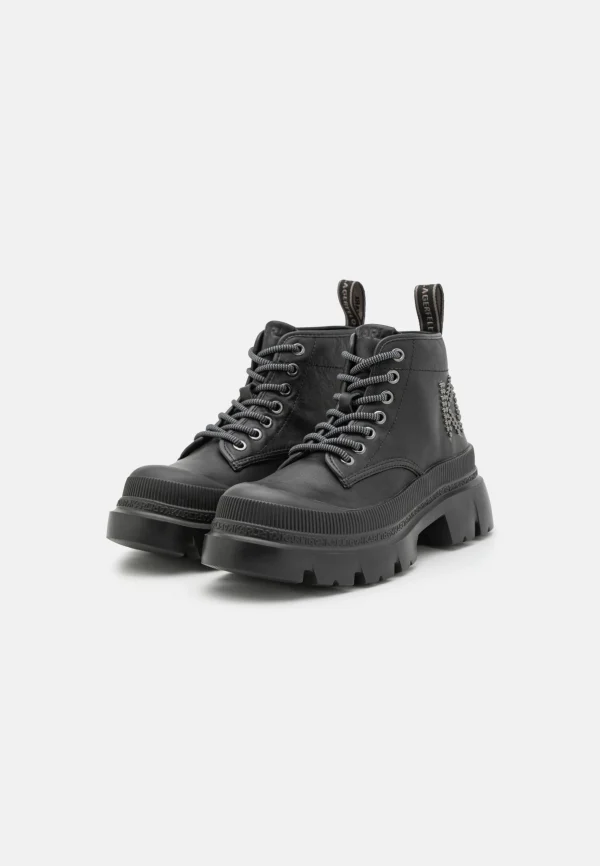 KARL LAGERFELD Trekka Max Mid Lace Stud Boot – Boots À Talons – Black 4