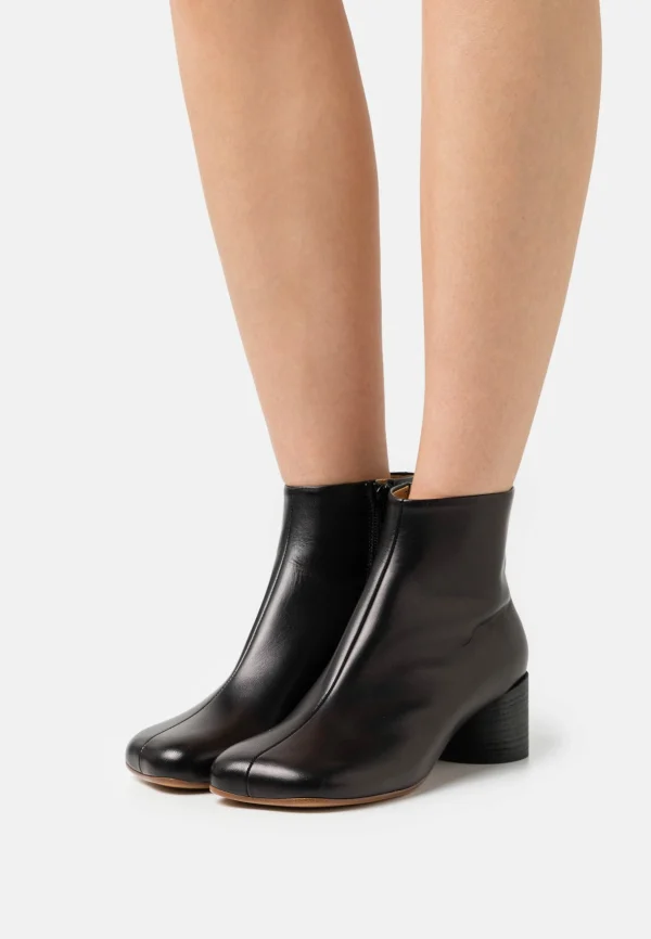 MM6 Maison Margiela Anatomic – Boots À Talons – Black 1