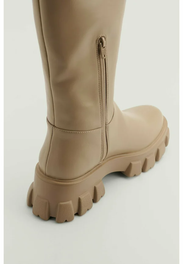 NA-KD Profile Sole Shaft Boots – Bottes À Plateau – Taupe 4