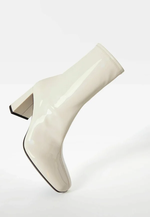 BERSHKA Patent Style Fitted – Boots À Talons – Off-White 7