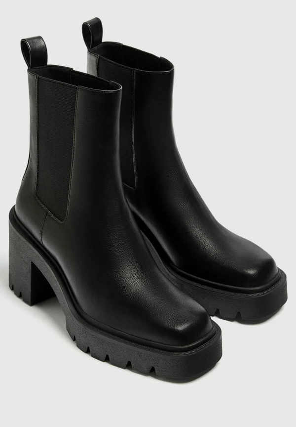 PULL & BEAR Absatz – Boots À Talons – Black 3