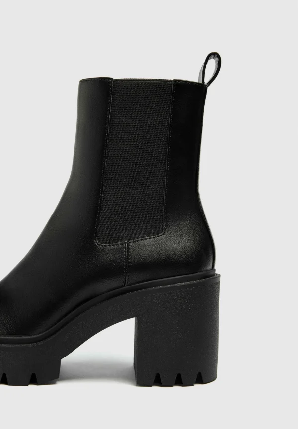 PULL & BEAR Absatz – Boots À Talons – Black 5