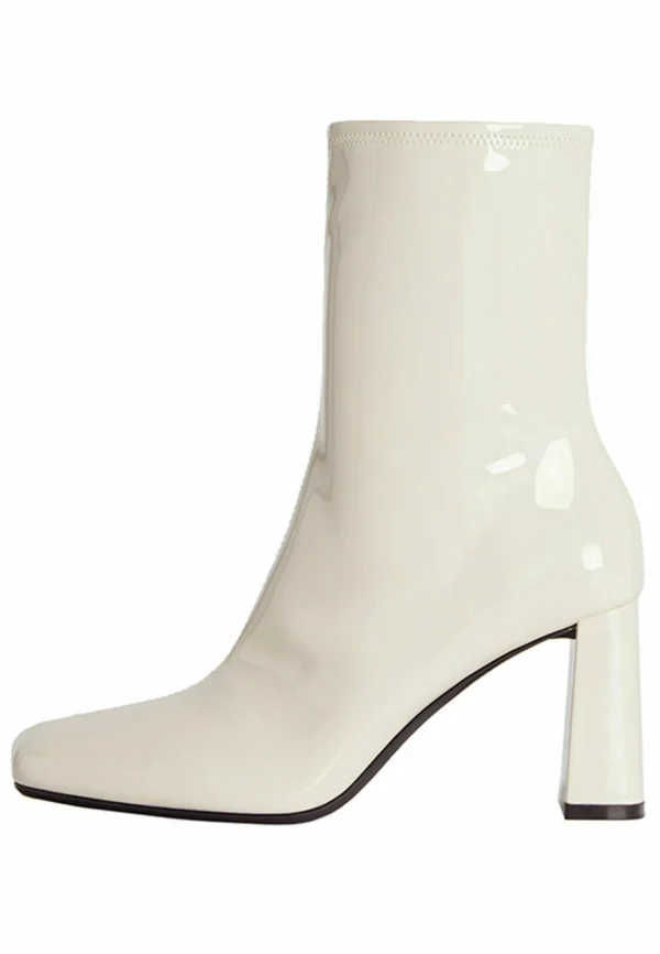 BERSHKA Patent Style Fitted – Boots À Talons – Off-White 3