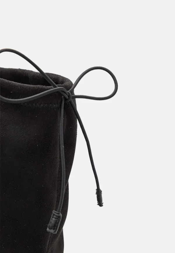 NA-KD Flat Boots – Cuissardes – Black 7