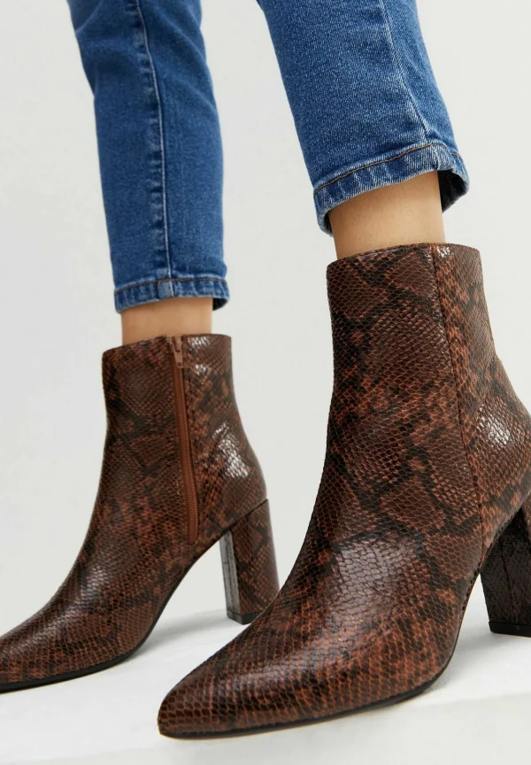 New Look Snake Pointed – Boots À Talons – Brown Pattern 1