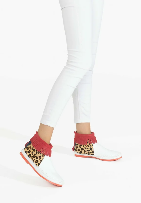 Minnetonka Boots À Talons – White 1