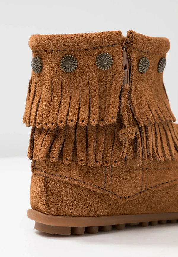 Minnetonka Double Fringe Side Zip – Boots À Talons – Brown 4