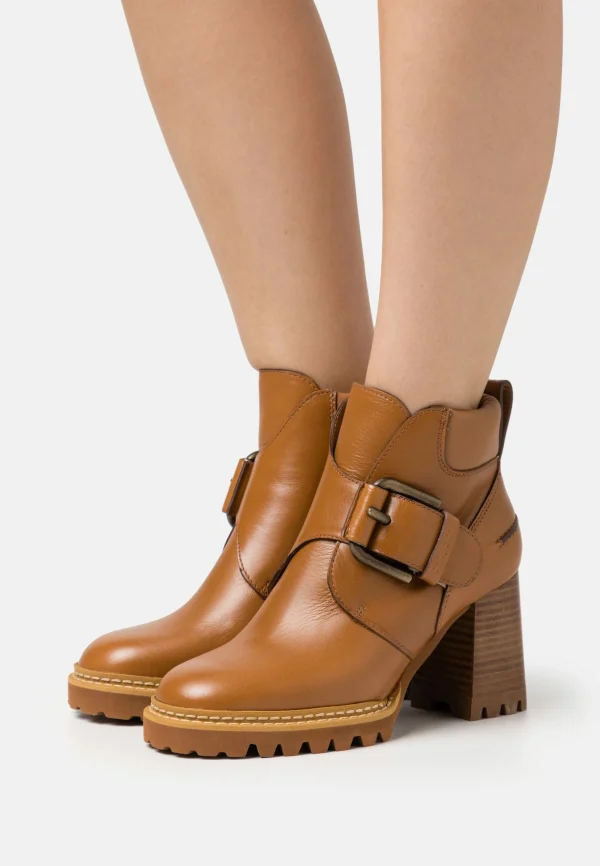See By Chloé Willow Buckle – Boots À Talons – Light/Pastel Brown 1